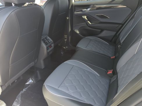 New 2026 Volkswagen Tiguan SEL R-Line AWD/4WD image 17
