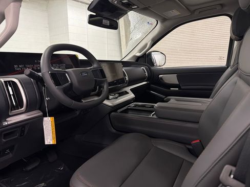 New 2025 Ford Expedition Max Active image 6