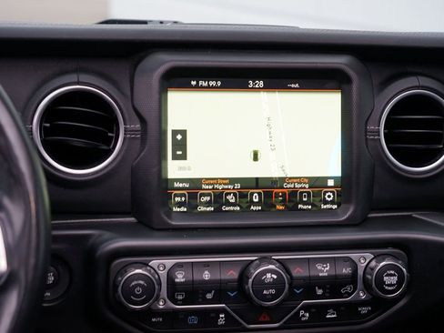 Used 2022 Jeep Wrangler Unlimited Sahara w/ Cold Weather Group image 22