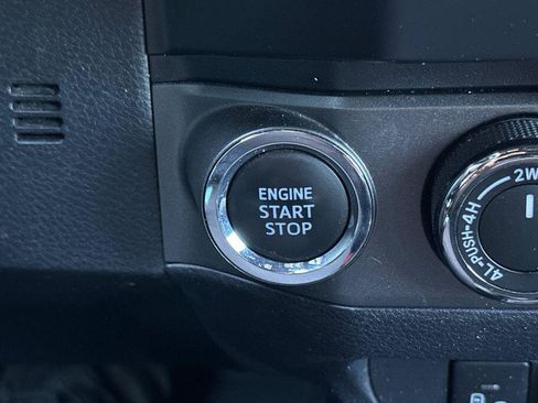 Used 2019 Toyota Tacoma TRD Off-Road w/ TRD Premium Off Road Package AWD/4WD image 21