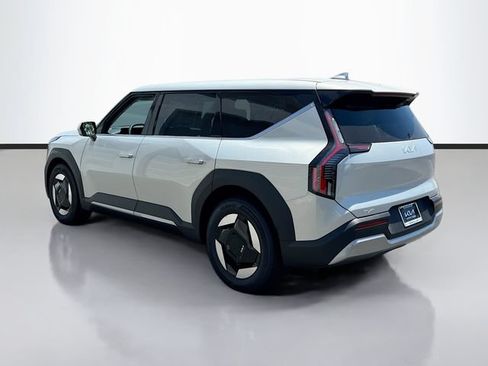 New 2026 Kia EV9 Light RWD image 5