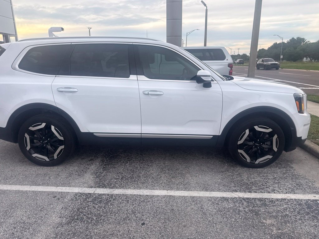 Certified 2024 Kia Telluride S FWD image 5