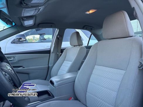 Used 2017 Toyota Camry LE image 15
