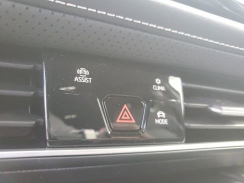 New 2026 Volkswagen Atlas SE image 30