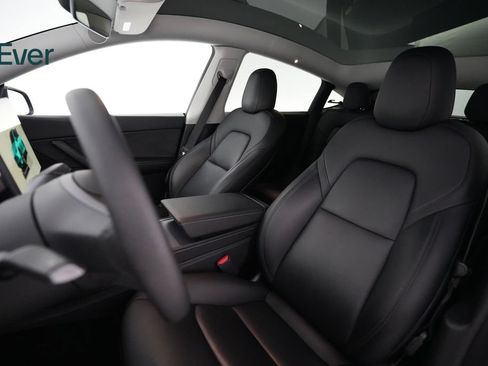 Used 2022 Tesla Model Y Long Range AWD/4WD image 4