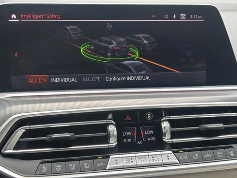 Used 2019 BMW X5 xDrive50i w/ M Sport Package AWD/4WD image 32