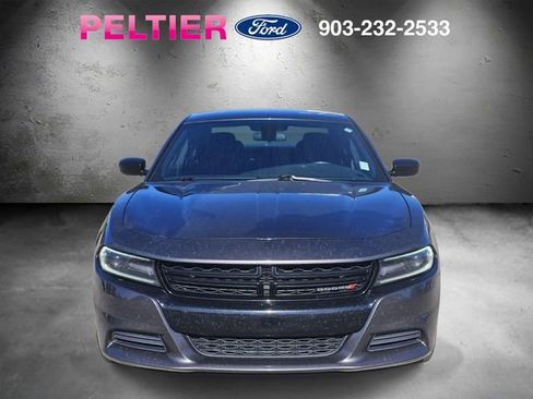Used 2020 Dodge Charger SXT w/ Blacktop Package RWD image 2