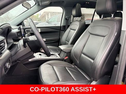 Used 2023 Ford Explorer XLT w/ Equipment Group 202A AWD/4WD image 4