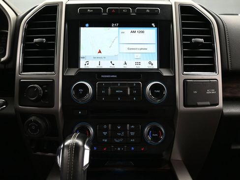 Used 2018 Ford F150 Lariat w/ Equipment Group 502A Luxury RWD image 17