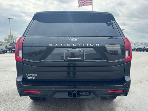 New 2026 Ford Expedition Active image 5