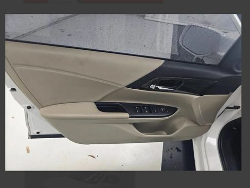 Used 2017 Honda Accord EX image 13