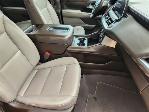 Used 2023 Chevrolet Tahoe Z71 w/ Luxury Package AWD/4WD image 20