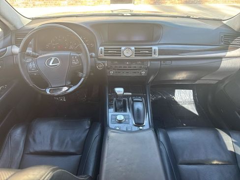 Used 2014 Lexus LS 460 w/ Comfort Package RWD image 41