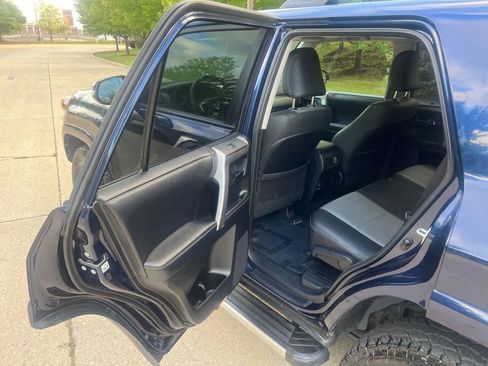 Used 2019 Toyota 4Runner SR5 Premium image 20