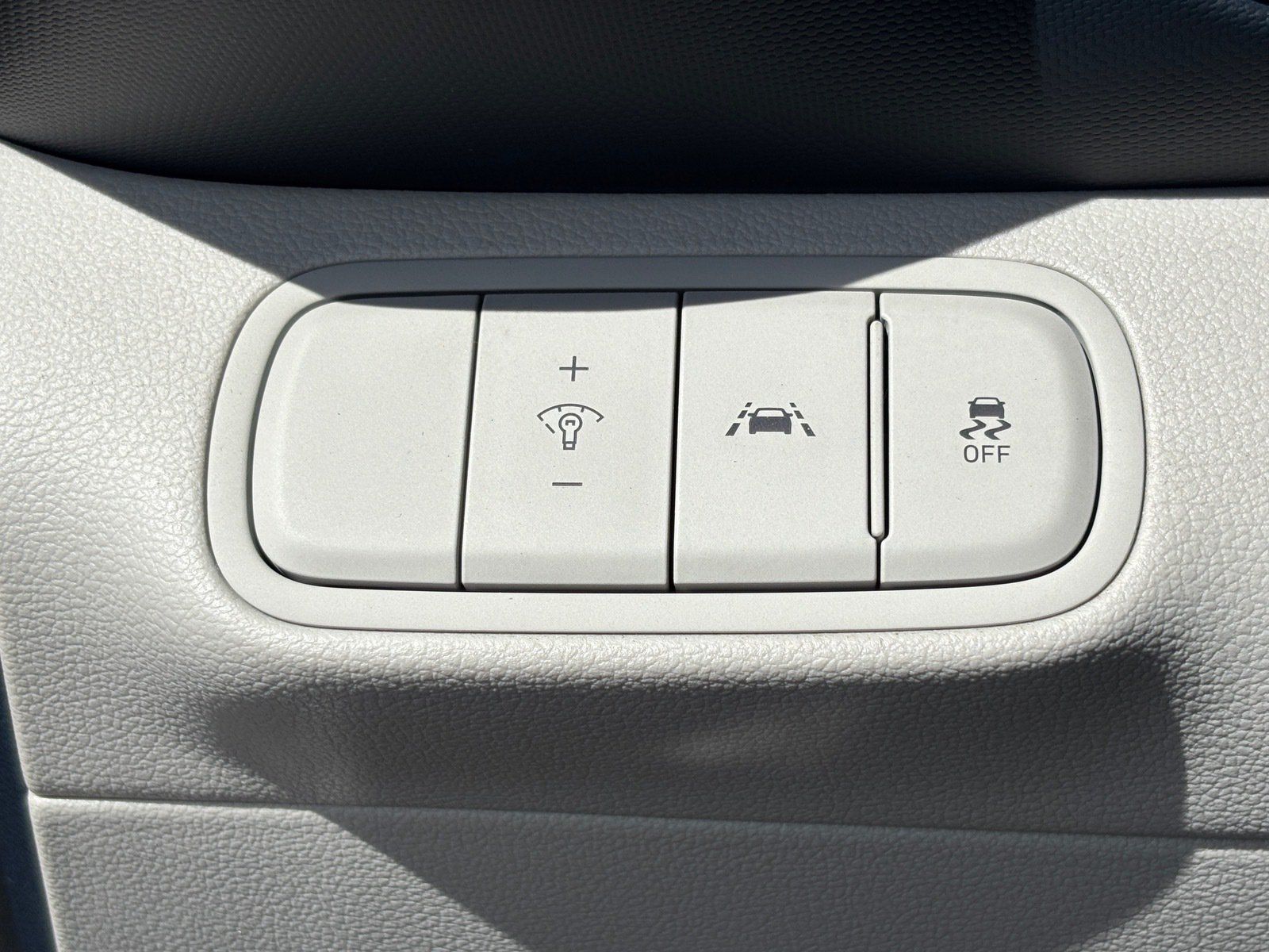 Used 2021 Hyundai Venue FWD image 26