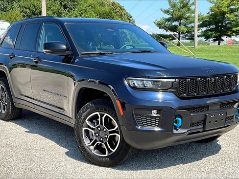 Used 2024 Jeep Grand Cherokee Trailhawk image 38