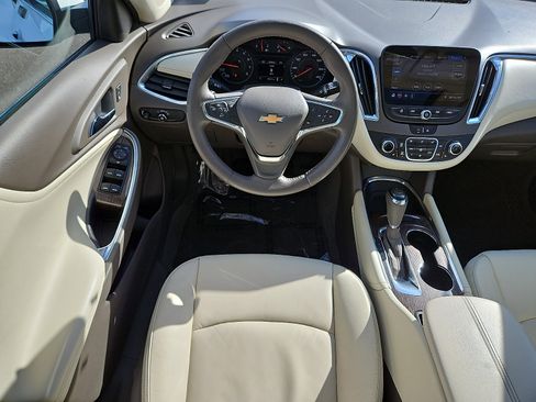 Used 2020 Chevrolet Malibu LT w/ Leather Package image 11