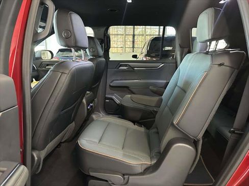 Used 2024 GMC Acadia AT4 w/ Super Cruise Package image 15