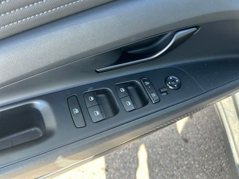 Used 2025 Hyundai Elantra Sport FWD image 13