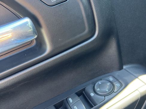 Used 2023 Chevrolet Silverado 1500 Custom AWD/4WD image 10