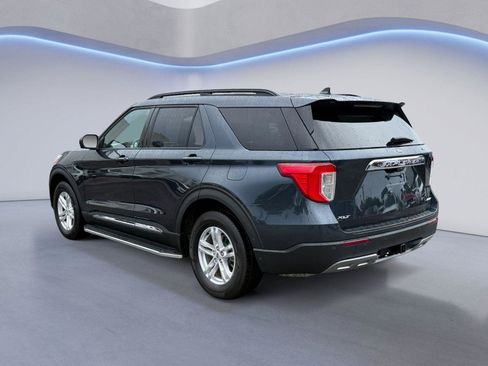 Used 2023 Ford Explorer XLT AWD/4WD image 5