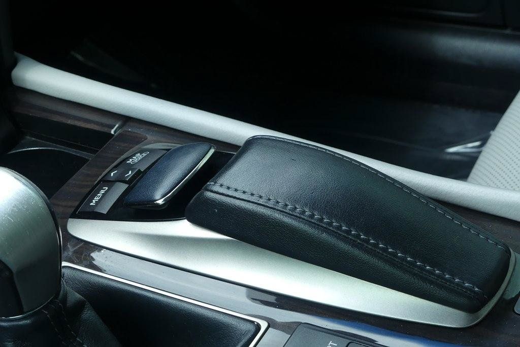 Used 2014 Lexus LS 460 w/ Comfort Package RWD image 27