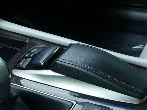 Used 2014 Lexus LS 460 w/ Comfort Package RWD image 27