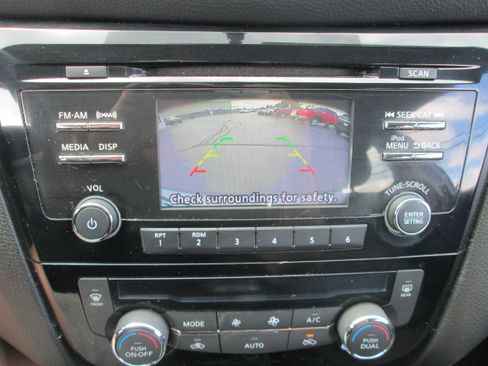 Used 2018 Nissan Rogue Sport SV w/ SV All-Weather Package AWD/4WD image 10