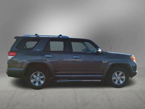 Used 2011 Toyota 4Runner SR5 image 7