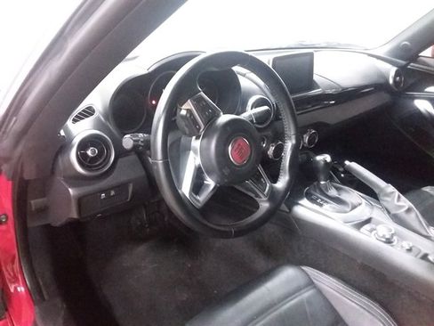 Used 2018 FIAT 124 Spider Lusso RWD image 11