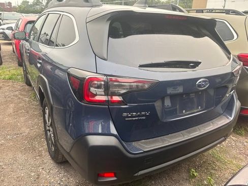 Used 2024 Subaru Outback Premium AWD/4WD image 7