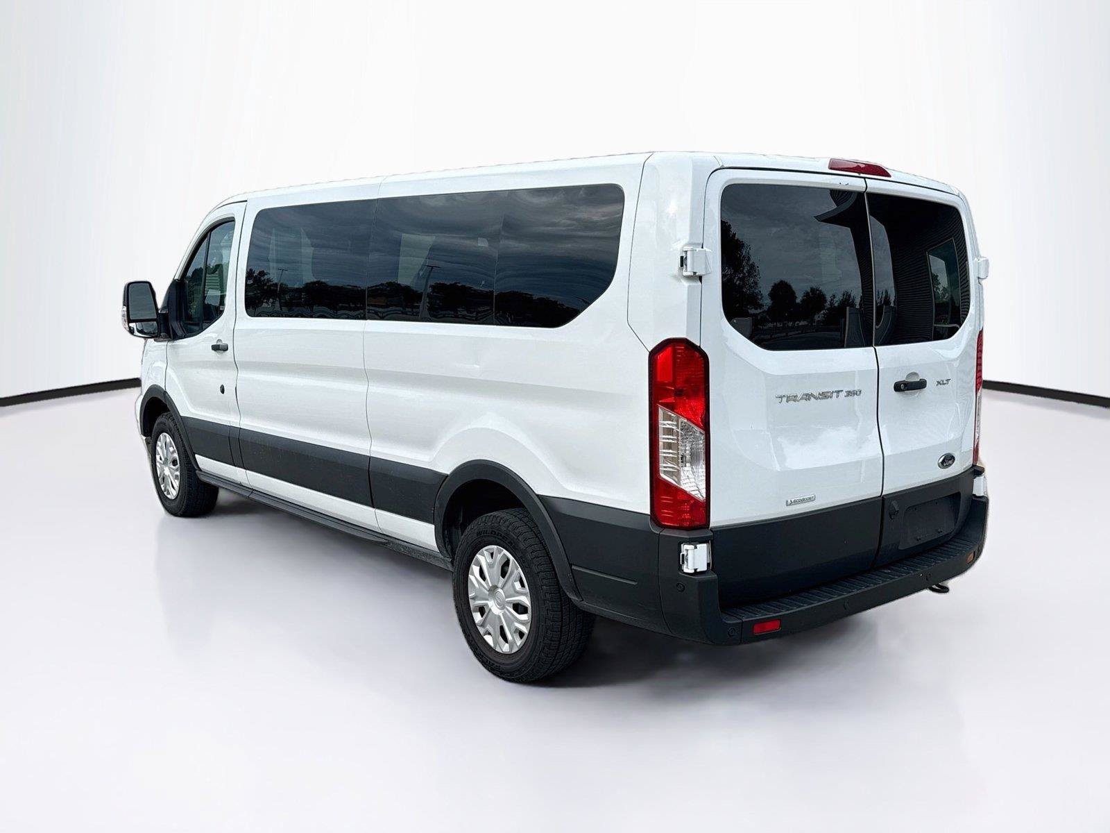 Used 2025 Ford Transit 350 XLT RWD image 3