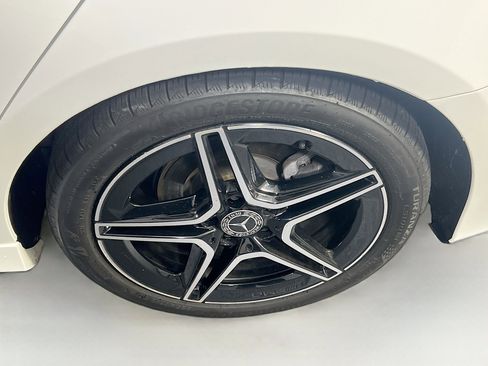 Used 2022 Mercedes-Benz A 220 4MATIC image 30