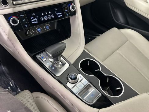 Used 2025 Genesis G70 2.5T RWD image 27
