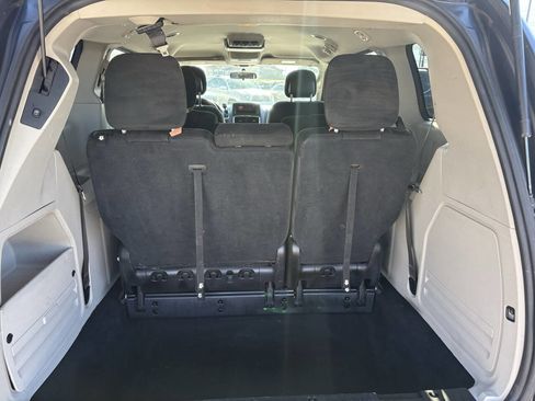 Used 2016 Dodge Grand Caravan SXT image 13