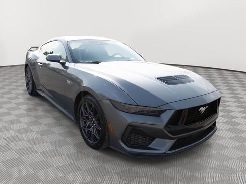 Used 2025 Ford Mustang GT Premium w/ GT Performance Package RWD image 3