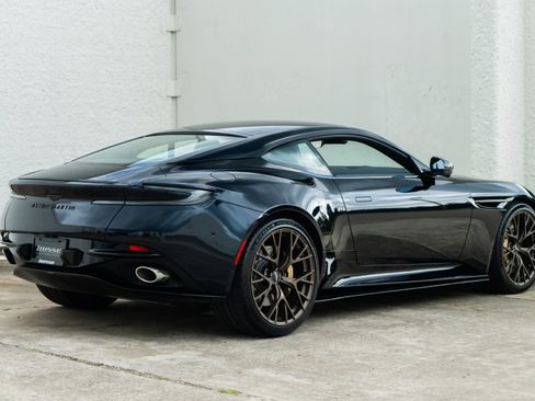 Used 2024 Aston Martin DB12 Coupe RWD image 4