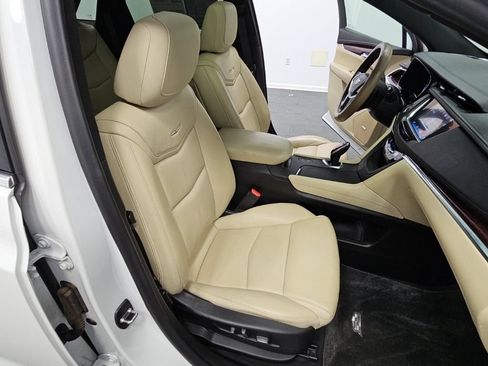 Used 2019 Cadillac XT5 Premium Luxury FWD image 40