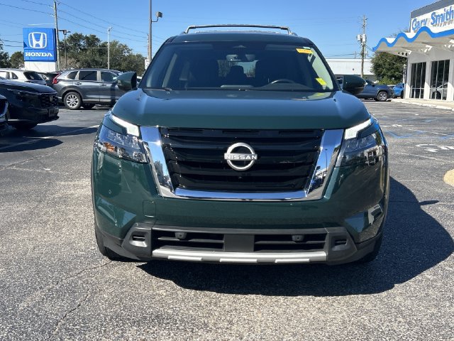Used 2025 Nissan Pathfinder SL FWD image 9
