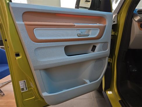 New 2025 Volkswagen ID. Buzz 1st Edition image 12