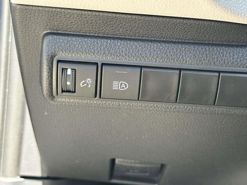 Used 2024 Toyota Corolla LE FWD image 20