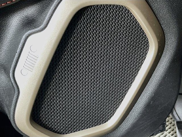 Used 2015 Jeep Renegade Latitude w/ Popular Equipment Group FWD image 19