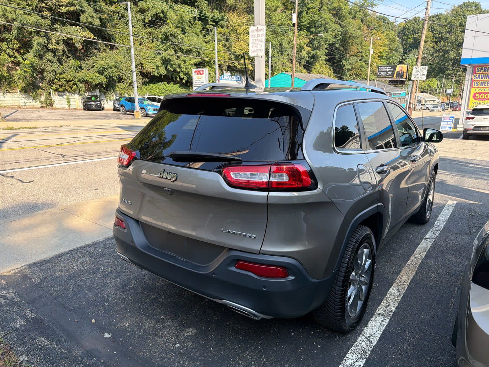 Used 2018 Jeep Cherokee Limited AWD/4WD image 10