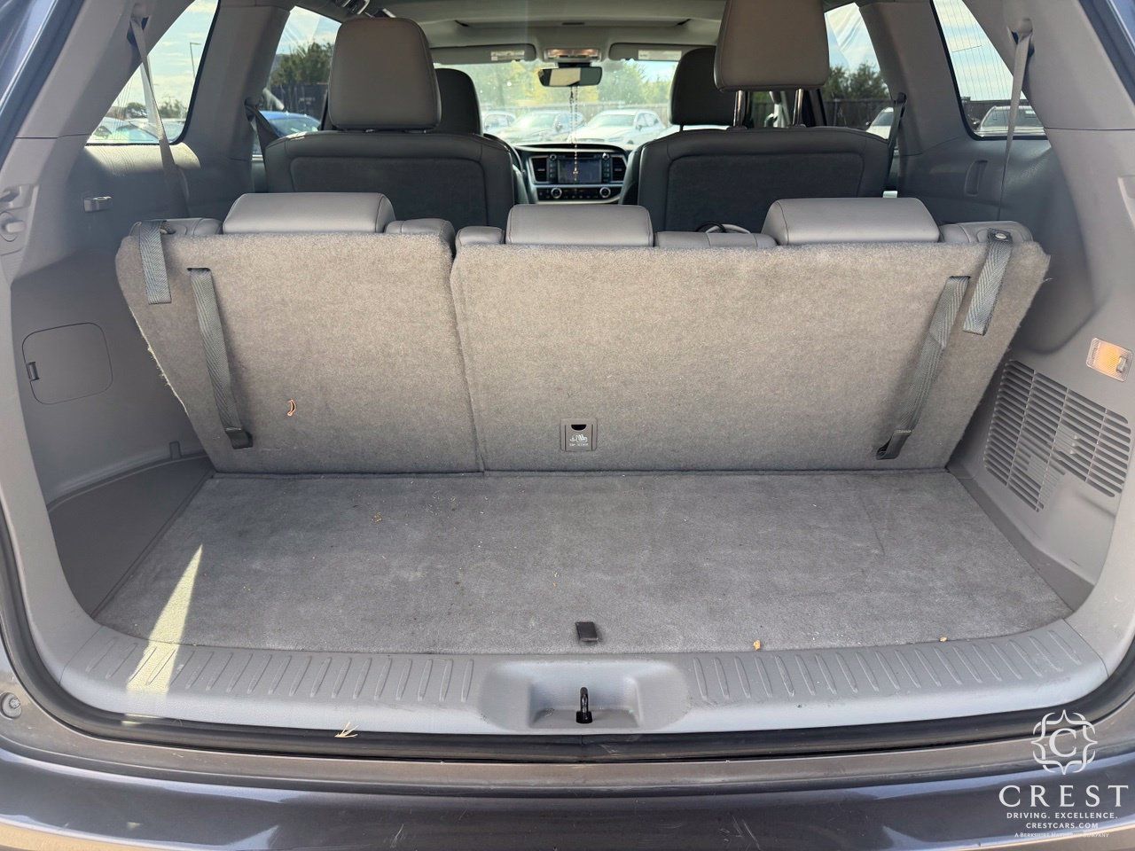 Used 2019 Toyota Highlander XLE FWD image 26