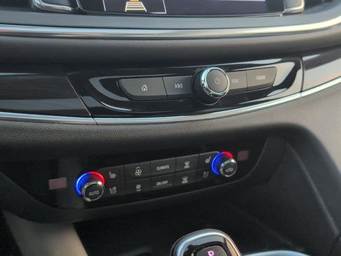Used 2020 Buick Enclave Premium w/ Sun and Sites Package FWD image 33