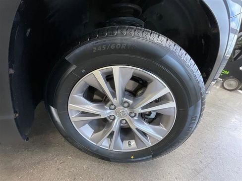 Used 2015 Toyota Highlander XLE image 32