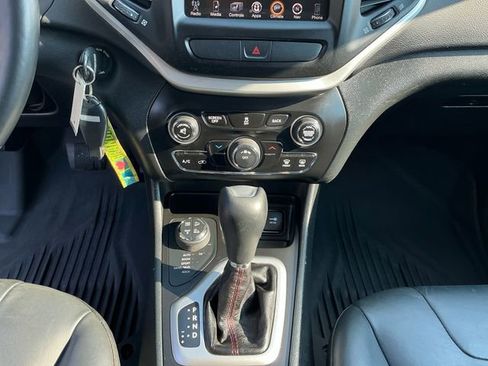 Used 2016 Jeep Cherokee Trailhawk w/ Leather Interior Group image 12