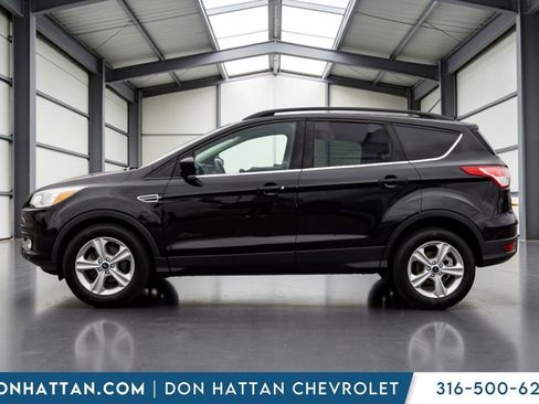 Used 2015 Ford Escape SE w/ Equipment Group 201A FWD image 2