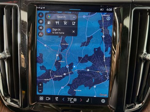 Used 2024 Volvo XC60 B5 Plus w/ Climate Package image 17