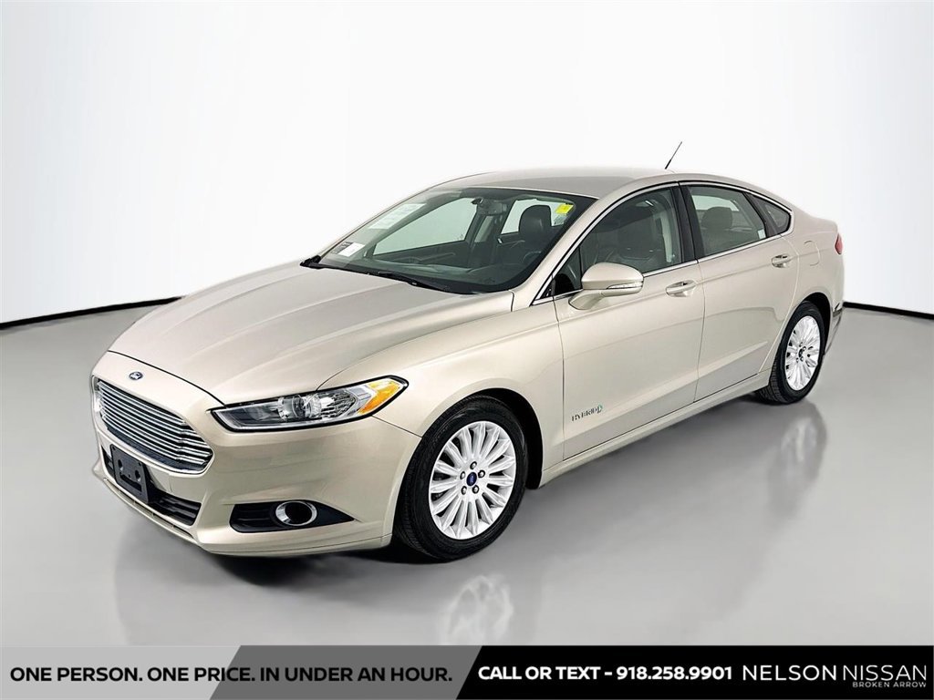 Used 2016 Ford Fusion SE w/ Equipment Group 502A FWD image 1